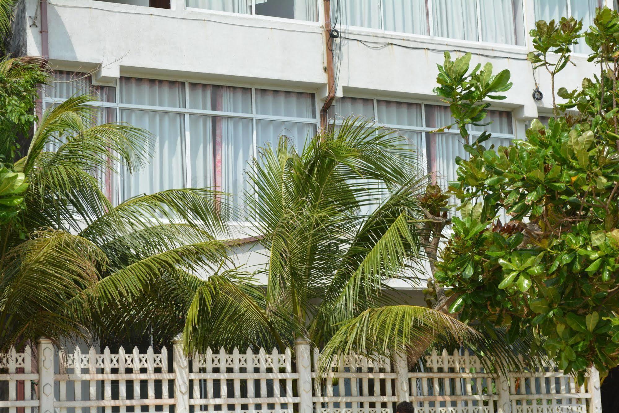 Sayurima Beach Hotel Ahangama Luaran gambar